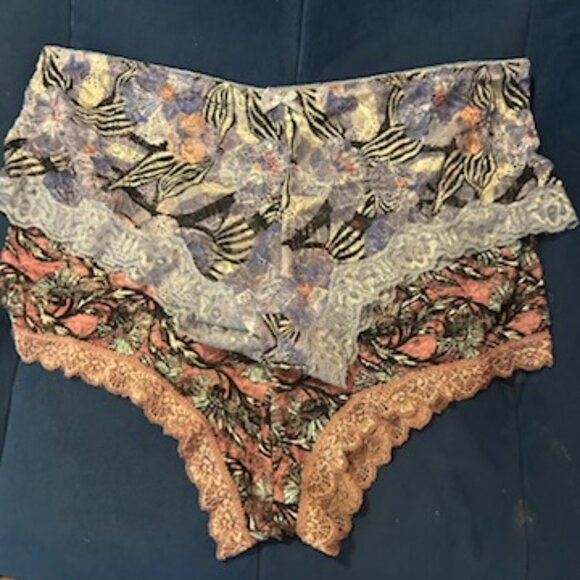 (4) Lingerie Panties - Picture 3 of 3